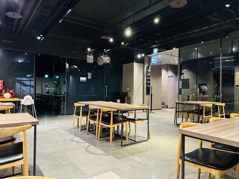 Chiayi Guanzhi Hotel - Chiayi Guanzhi Hotel No. 467, Zhongxing Rd, Fuquan Village, West District, Chiayi City, Taiwan 600