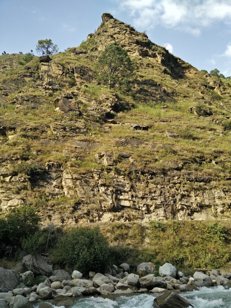 Tirthan Valley Road - Tirthan Valley Road Tirthan Valley Rd, Gushaini, Himachal Pradesh 175123, India