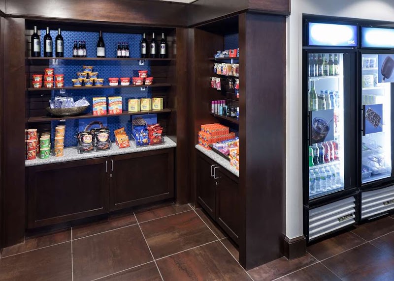 Hampton Inn & Suites Omaha-Downtown - Hampton Inn & Suites Omaha-Downtown, 1212 Cuming St, Omaha, NE 68102, USA