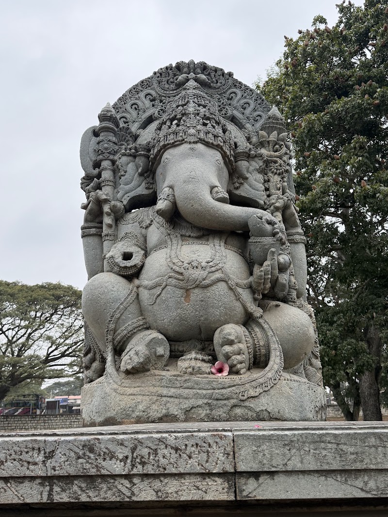 Halebidu - Halebidu 6X7V+7Q7, Halebeedu, Karnataka 573121, India