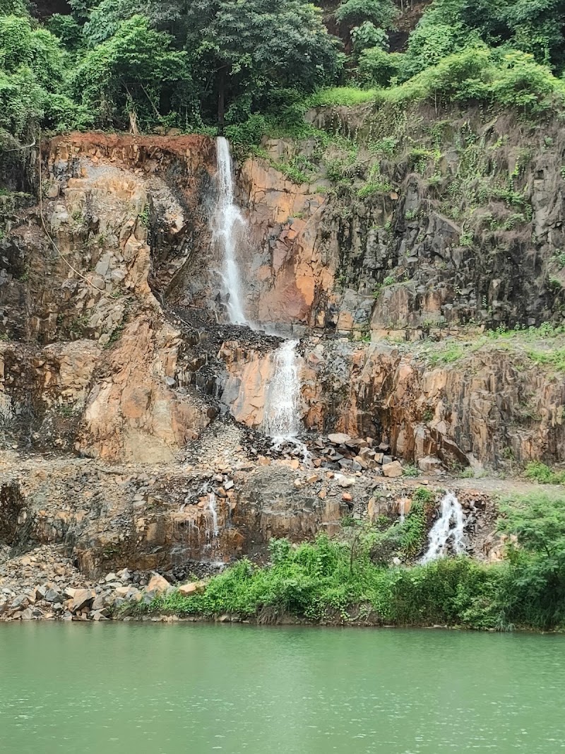 Chimbel Waterfall - Chimbel Waterfall FVHF+H9M, Tiswadi, Mersi Tem, Goa 403006, India