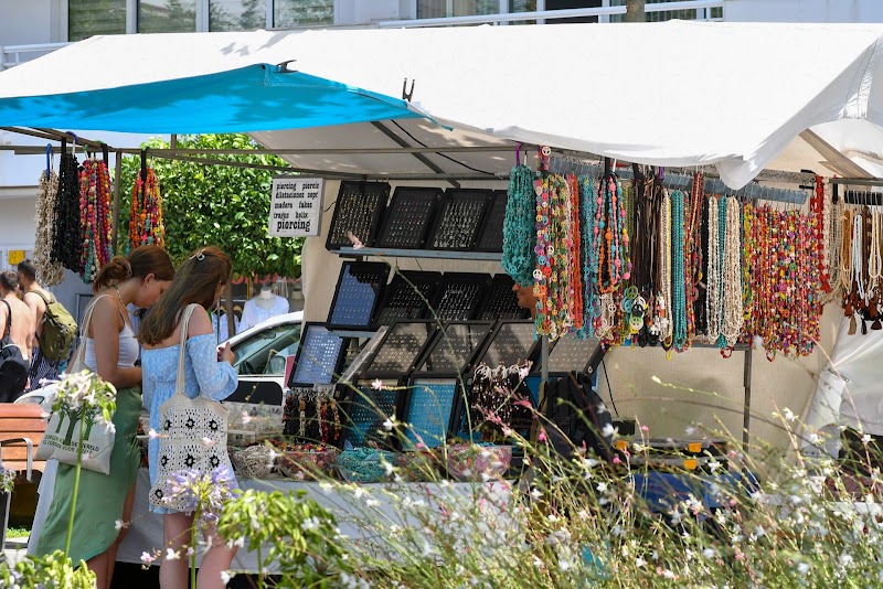 Mercadillo Paseo de S'alamera - Mercadillo Paseo de S'alamera, Passeig de s'Alamera, 07840 Santa Eulària des Riu, Illes Balears, Spain