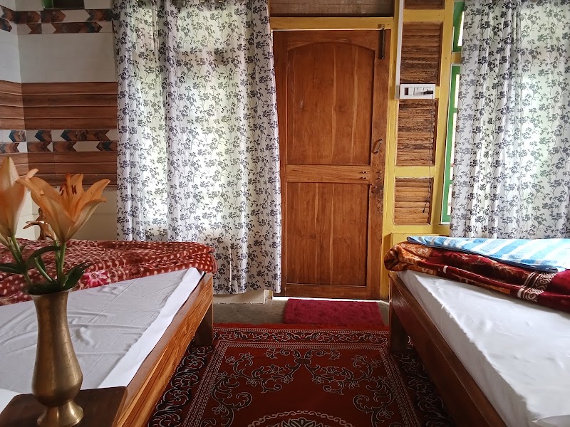 Glory homestay - Glory homestay 4th Division, Tukvar Tea Garden, Darjeeling, West Bengal 734104, India