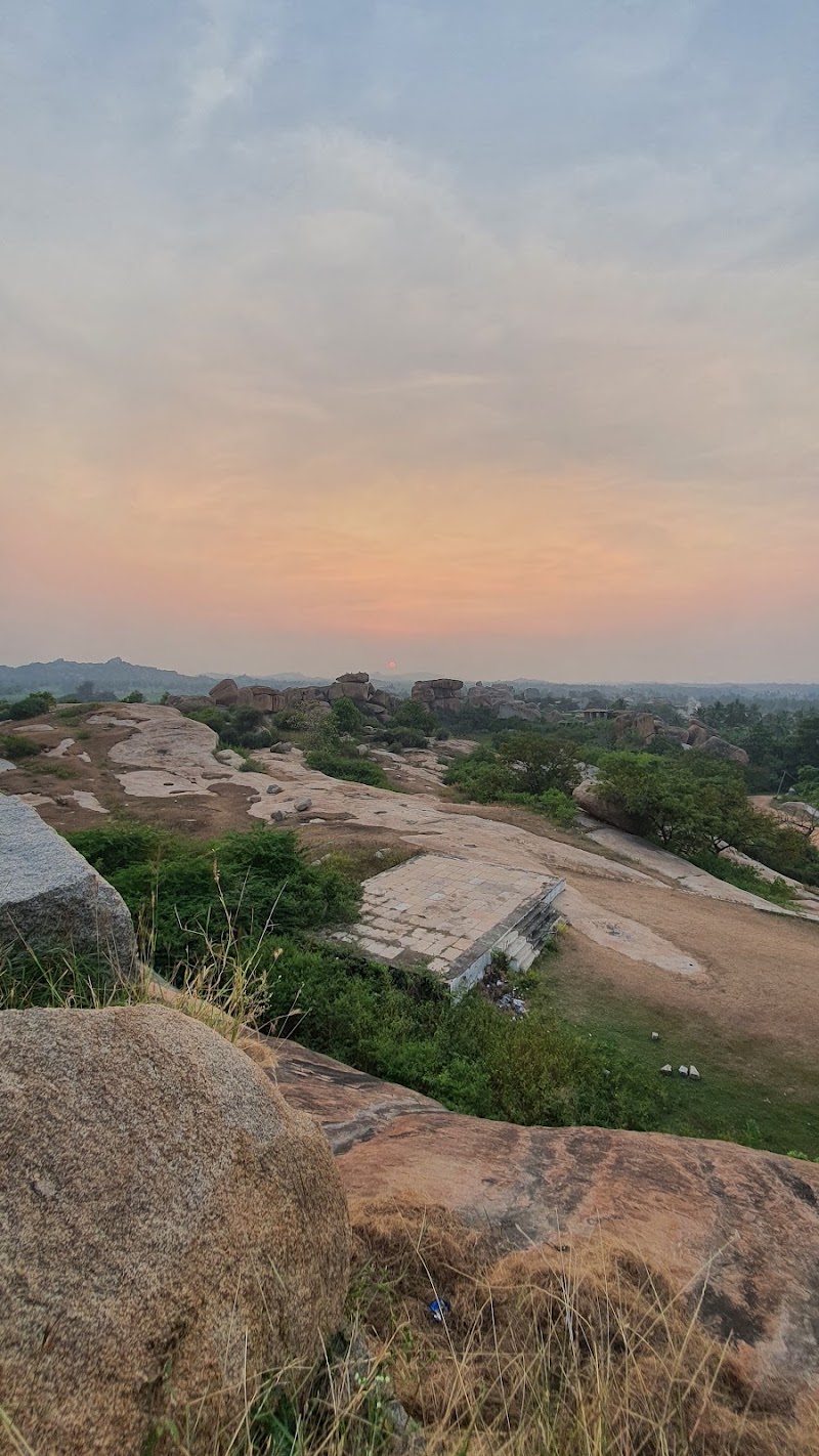 Hemakoota - Hemakoota, 8FM5+HG8, Hampi, Karnataka 583239, India