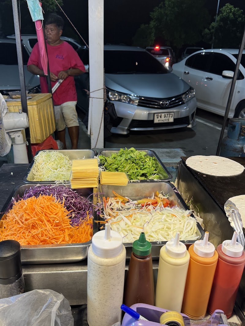 Friday night market - Friday night market R8RM+4JC, Chalong, Mueang Phuket District, Phuket 83000, Thailand