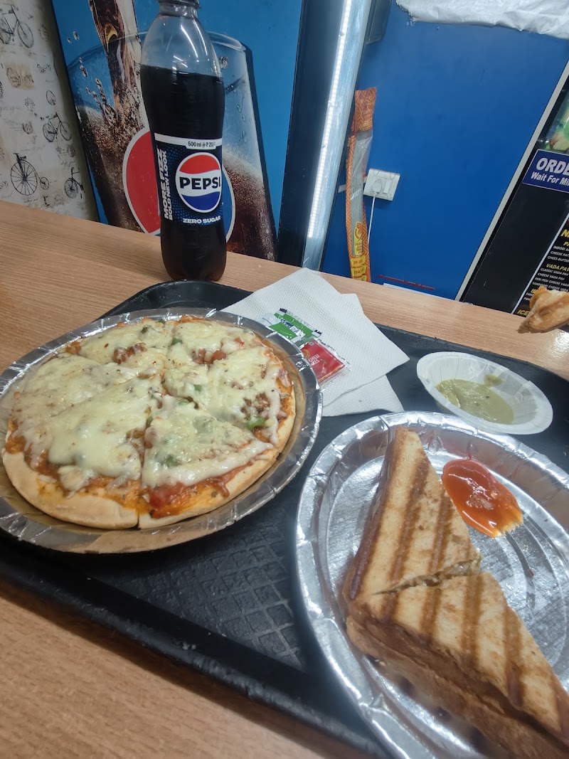 Icy spicy food zone - Icy spicy food zone Nema Hotel, Indira Market, Baniya Para, Durg, Chhattisgarh 491001, India