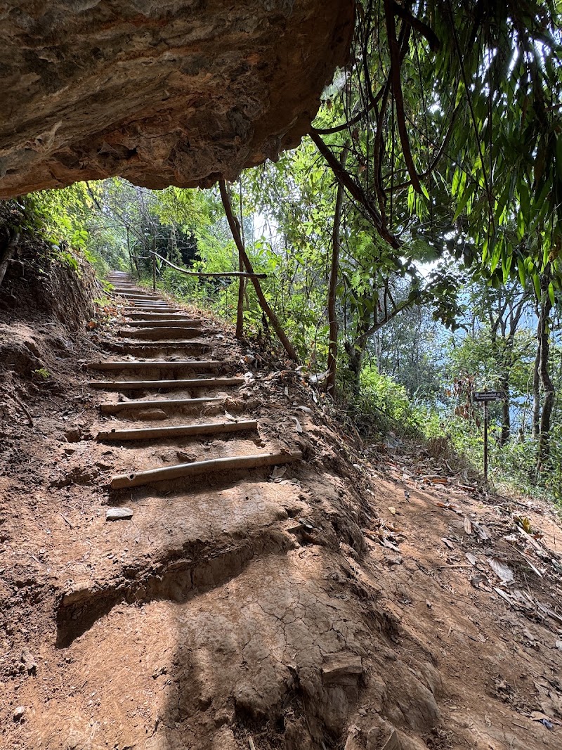 Phadeng Peak Viewpoint ຈຸດຊົມວິວພູຜາແດງ - Phadeng Peak Viewpoint ຈຸດຊົມວິວພູຜາແດງ, Nong Khiaw, Laos