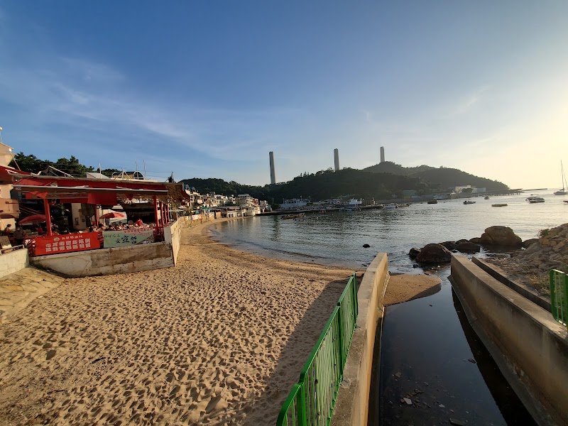 Yung Shue Wan Pier - Yung Shue Wan Pier, Lamma Island Police Post, 20號 Yung Shue Wan Plaza Rd, Lamma Island, New Territories, Hong Kong
