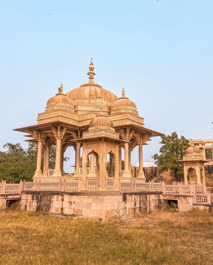 Moosi Maharani Ki Chhatri - Moosi Maharani Ki Chhatri HH9V+P5X, City Palace Rd, Mohalla Ladiya, Alwar, Rajasthan 301001, India