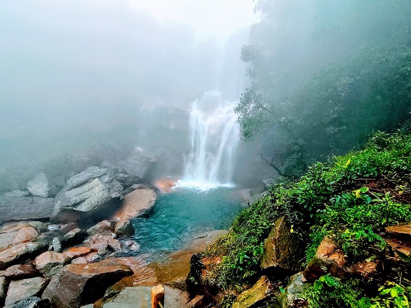 Prut Waterfall - Prut Waterfall 8M7R+8MV, Laitduh, Meghalaya 793108, India