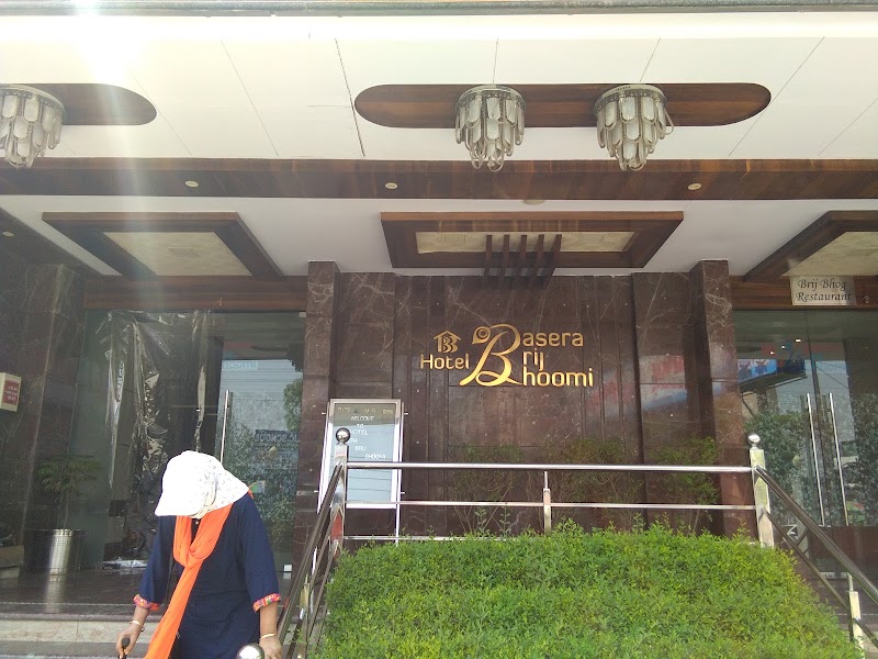 Hotel Basera Brij Bhoomi - Hotel Basera Brij Bhoomi, Atalla Chungi Parikrama Marg, Atalla Chungi Rd, Kishor Pura, Vrindavan, Uttar Pradesh 281121, India
