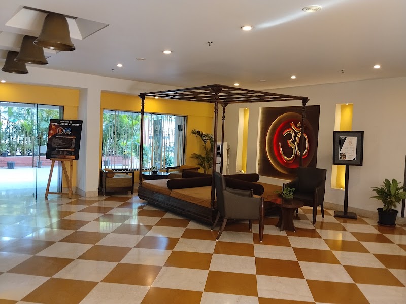 Hotel Abigail Goradia's - Hotel Abigail Goradia's Off, Pimpalwadi Rd, near Shri Sai Baba Temple, Shirdi, Maharashtra 423109, India