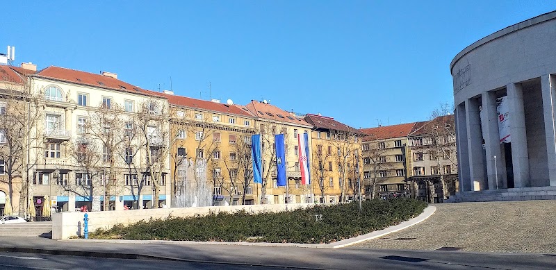 Fontana kod Hrvatsko Društvo Likovnih Umjetnika - Fontana kod Hrvatsko Društvo Likovnih Umjetnika Trg Žrtava Fašizma 1, 10000, Zagreb, Croatia