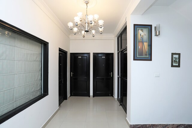Capital O The Huespedes Near Leisure Valley Park - Capital O The Huespedes Near Leisure Valley Park, Pot No. M11A12, behind DLF Square, DLF Phase 2, Sector 25, Gurugram, Haryana 122002, India