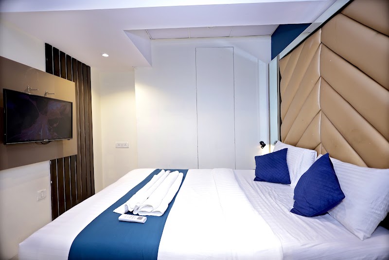 Hotel Park Palace - Hotel Park Palace Decor Tower, Dontad Street, Khadak St, opposite City Heights Tower, Masjid Bandar, Mumbai, Maharashtra 400009, India