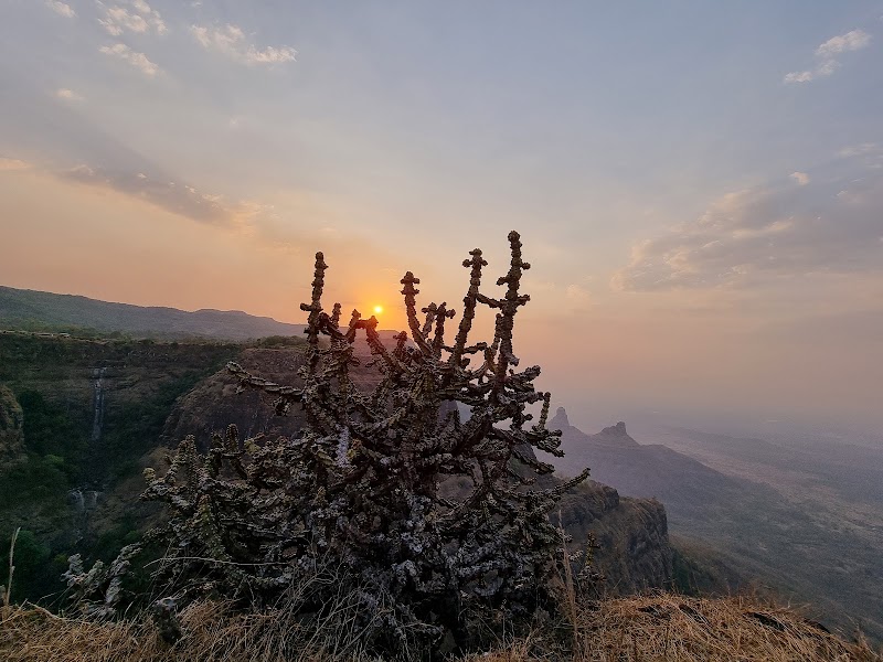 ECHO POINT - ECHO POINT 5HG8+P67, Ahupe, Maharashtra 410509, India