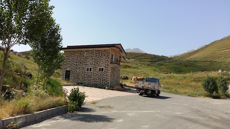 مجتمع آبدرمانی آخار باخار دودو - مجتمع آبدرمانی آخار باخار دودو, Ardabil Province, Qinarjeh, مشگین شهر، جاده قینرجه، نرسیده به، 7MXW+6FQ, Iran