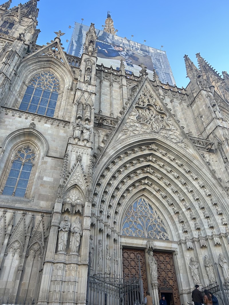 Free Walking Tours Barcelona - Free Walking Tours Barcelona, Pl. Reial, s/n, Ciutat Vella, 08002 Barcelona, Spain