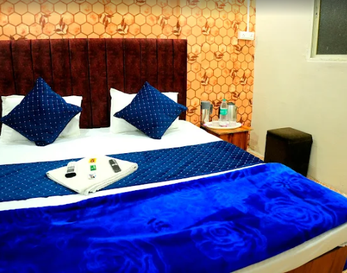 Hotel Ganraj | 300 Metre Distance from Mahakal Temple - Hotel Ganraj | 300 Metre Distance from Mahakal Temple 40/1 Naliya Bakhal, Mahakal Marg, Anand Ganj, Sakhipura, Ujjain, Madhya Pradesh 456006, India