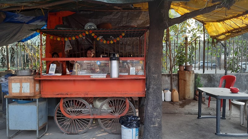 Shiv Vadapav Snacks Corner