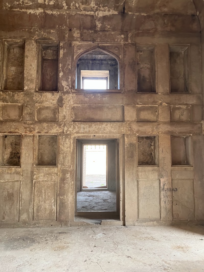 Jahangir Mahal : Gwalior Fort - Jahangir Mahal : Gwalior Fort Near Maan Singh Palace Fort Campus Gwalior Fort, 65M9+2X6, Gwalior Fort, Gwalior, Madhya Pradesh 474008, India