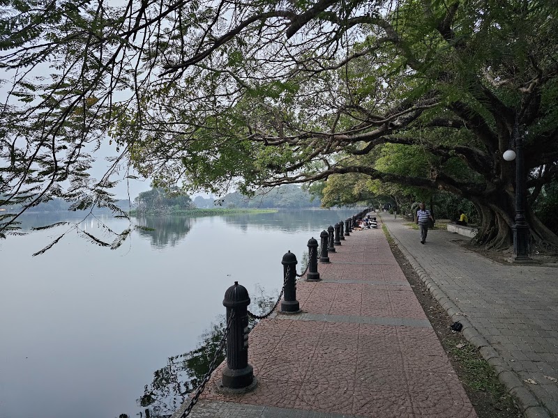 Rabindra Sarobar Lake - Rabindra Sarobar Lake G966+V5W, Southern Ave, Dhakuria, Rabindra Sarobar, Kolkata, West Bengal 700029, India