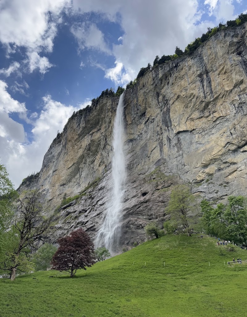 Staubbach Falls Viewpoint - Staubbach Falls Viewpoint Beim Staubbach, 3822 Lauterbrunnen, Switzerland