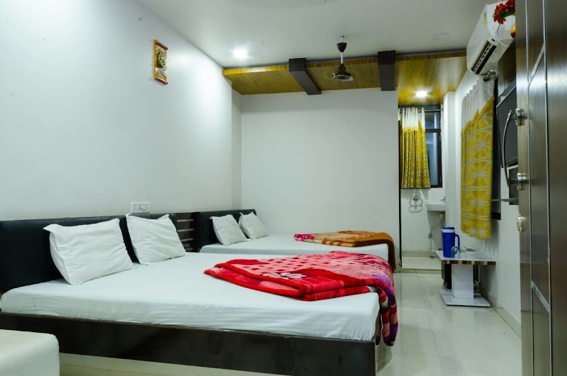 Hotel Shree Dwarkadhish Palace - Hotel Shree Dwarkadhish Palace 8,9/1 Rajabhau, Mahakal Marg, Bakshi Bazar, Kartik Chowk, Ujjain, Madhya Pradesh 456006, India