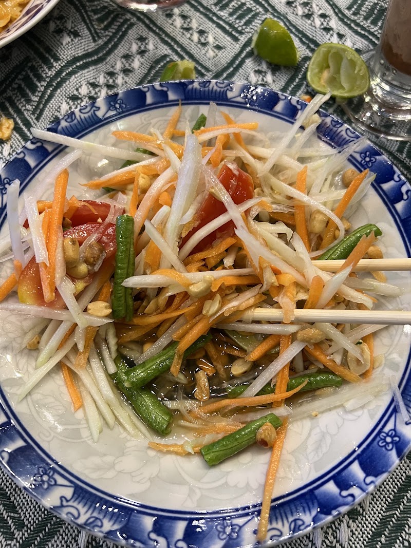 Try Me Thai & Vegetarian Restaurant - Try Me Thai & Vegetarian Restaurant No 170, Soi Samsen 4, Khwaeng Ban Phan Thom, Subdistrict, Krung Thep Maha Nakhon 10200, Thailand