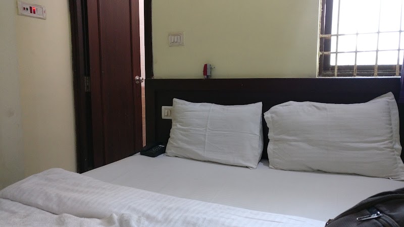 HOTEL AL ZAIQA - HOTEL AL ZAIQA Station Road, opposite Railway Staion, New Deepak Nagar, Durg, Bhilai, Chhattisgarh 491001, India