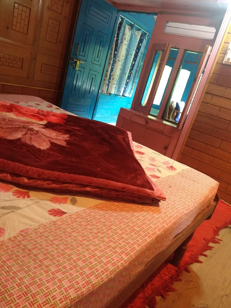 Tirthan Riverview Homestay. - Tirthan Riverview Homestay. Village Ropajani PO Gushaini Tehsil Banjar District Kullu Himachal Pradesh Tirthan Valley, Pekhadi Road, Village Ropajani, Gushaini, Tindar, Himachal Pradesh 175123, India