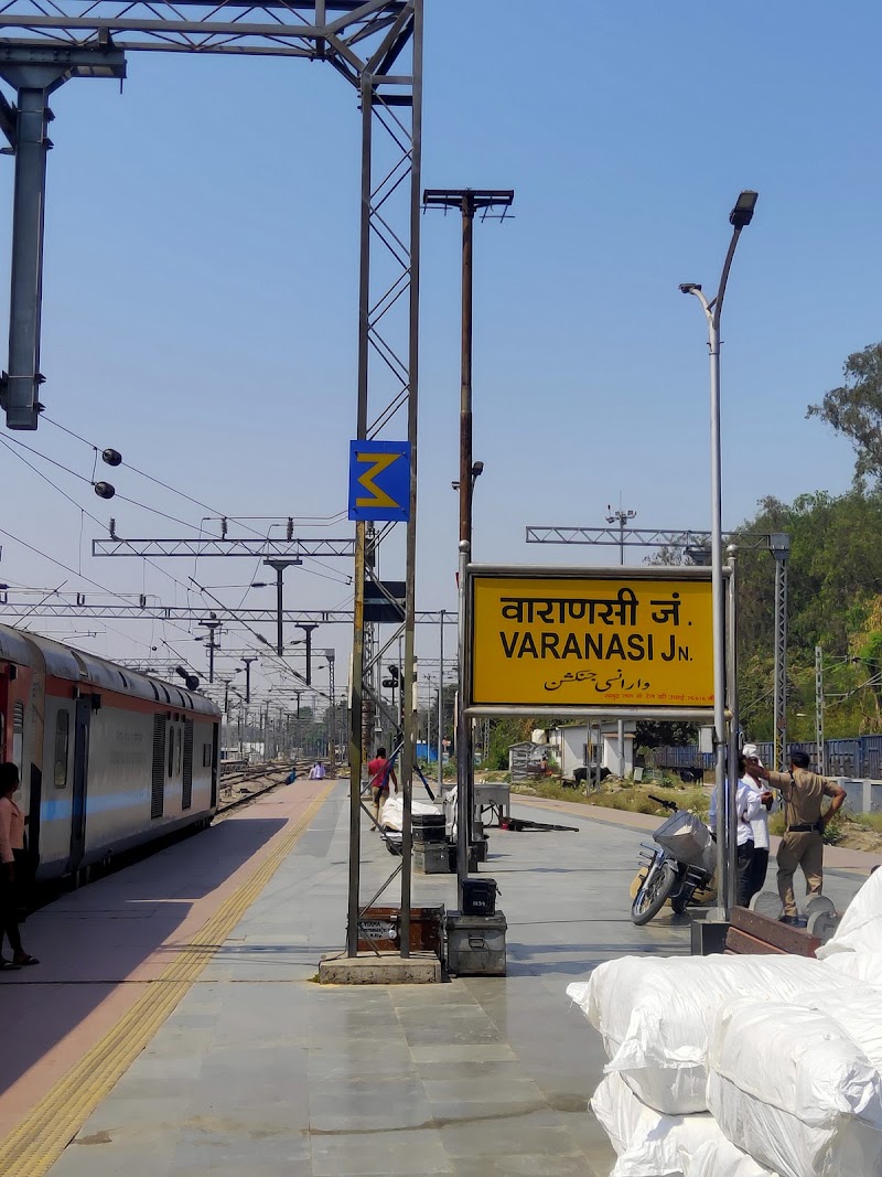 Varanasi Junction - Varanasi Junction, 8XGP+HHW, Varanasi Railway Sta Rd, Railwayganj Colony, Varanasi, Uttar Pradesh 221002, India