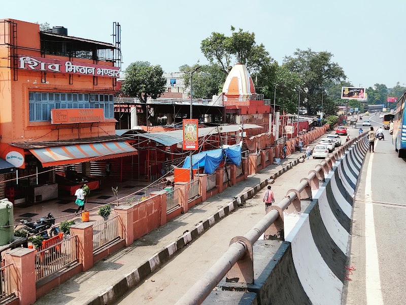 Shri Marghat Wale Hanuman Baba - Shri Marghat Wale Hanuman Baba, M67P+3QQ Hanuman Mandir Rain Basera, Shri Marghat Wale Hanuman Baba, 2158, ghat nojamuna bazar, पुरानी दिल्ली, अंतर्राज्यीय बस टर्मिनल, कश्मीरी गेट, दिल्ली, 110006, India
