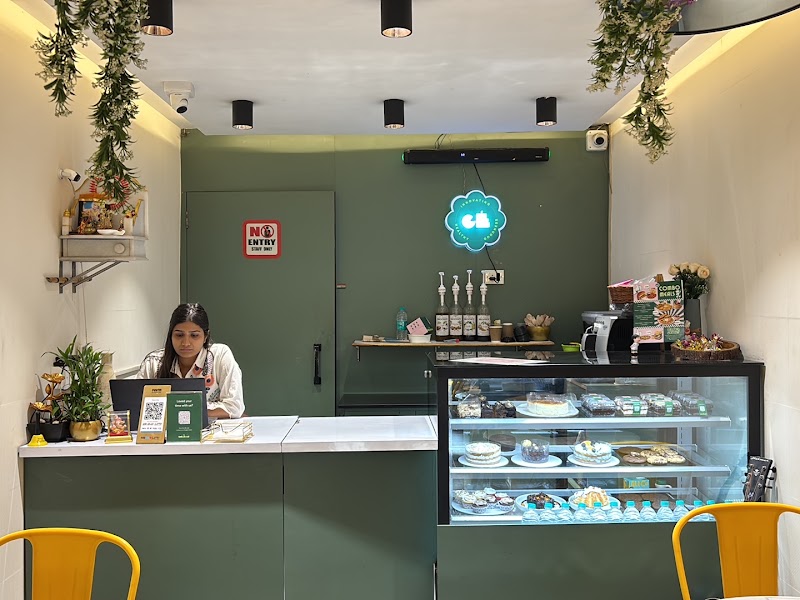 Cafe Emearald - Cafe Emearald Shop no 5, Ground Floor, Ganga Niwas, New Link Rd, near Shree Icchapurti Hanuman MandirNew, Malad, Chincholi Bunder, Malad West, Mumbai, Maharashtra 400064, India