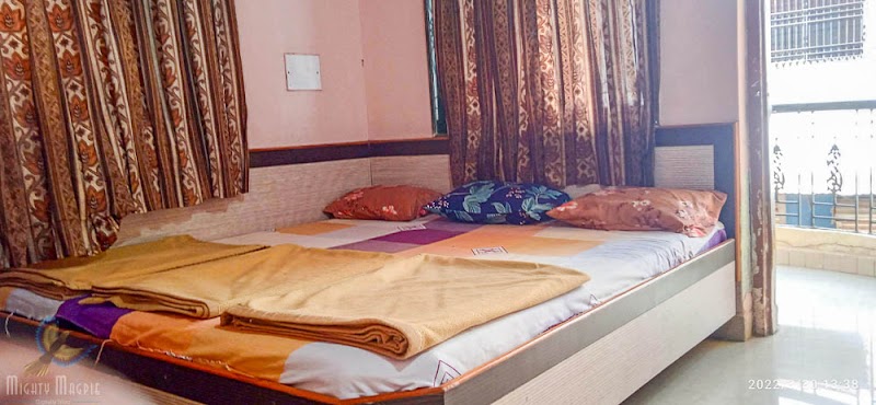 Sai Raghunandan Guest House - Sai Raghunandan Guest House no.2, Dr. Hedgewar nagar Galli, behind Nagar panchyat office, Sai Nagar, Shirdi, Maharashtra 423109, India