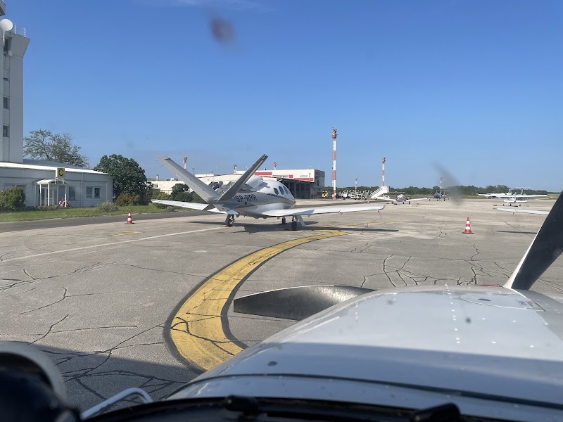 Pula Airport - Pula Airport, Ližnjan, Valtursko polje 210, 52100, Pula, Croatia