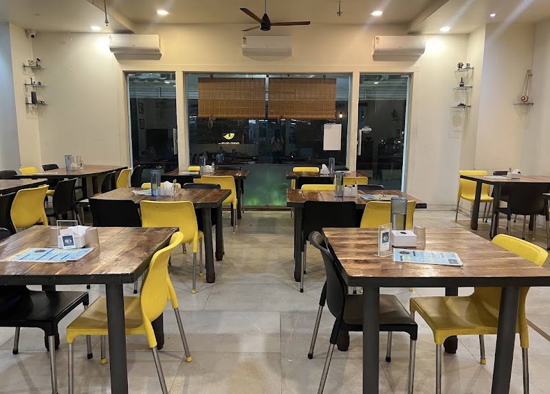 Chulha Punjab Da Restaurant - Chulha Punjab Da Restaurant Cosmos Mall Rd, Sector C, Mahakal Vanijya, Ujjain, Madhya Pradesh 456010, India