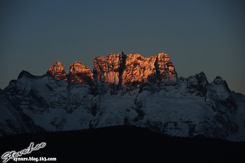 Meili Snow Mountain National Park Scenic Area - Meili Snow Mountain National Park Scenic Area, FR79+JGX, Deqen, Diqing Tibetan Autonomous Prefecture, Yunnan, China, 674500