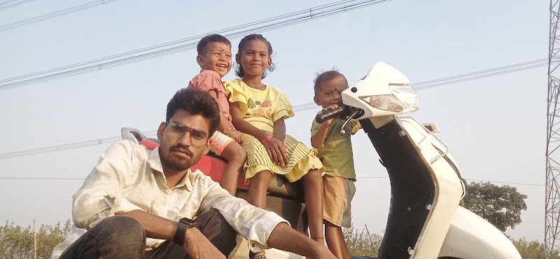 DP SING NIWAS (RISHI) - DP SING NIWAS (RISHI), RISHIKANT DHRUW S/0 DWARIKAPRASAD school PARA, BHATAPARA, Madhuban, Tehka, Chhattisgarh 493118, India