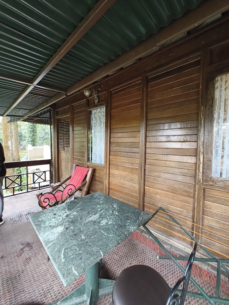 INDeco's Lake Forest Hotel Yercaud - INDeco's Lake Forest Hotel Yercaud Q6M7+J8P, Pagoda Point Road, Ondikadai, Yercaud, Kombaikkadu, Tamil Nadu 636602, India