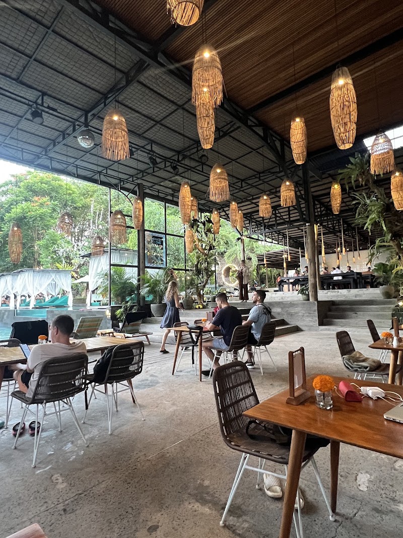 Titi Batu Ubud Club - Titi Batu Ubud Club, Jl. Cempaka, Mas, Kecamatan Ubud, Kabupaten Gianyar, Bali 80571, Indonesia