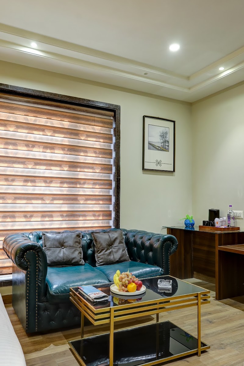Hotel Oak Plaza Delhi - Hotel Oak Plaza Delhi 5 3, Desh Bandhu Gupta Rd, Bazar Sangatrashan, Multani Dhanda, Paharganj, New Delhi, Delhi 110055, India