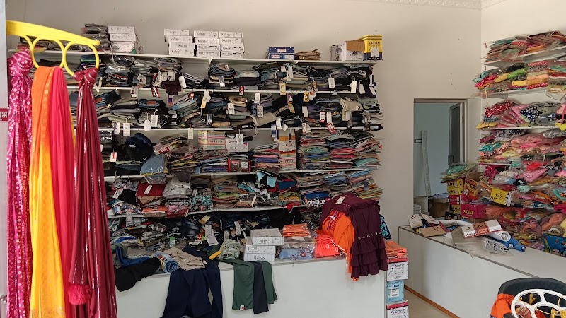 KASHYAP CLOTH STORE PONDI - KASHYAP CLOTH STORE PONDI 84PM+438, Pondi, Chhattisgarh 495442, India