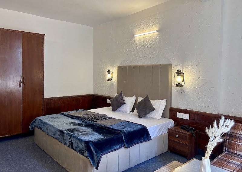 Shanti Cafe - Signature Stays Manali - Shanti Cafe - Signature Stays Manali River Bank, near Clubhouse Road, Old Manali, Manali, Himachal Pradesh 175131, India
