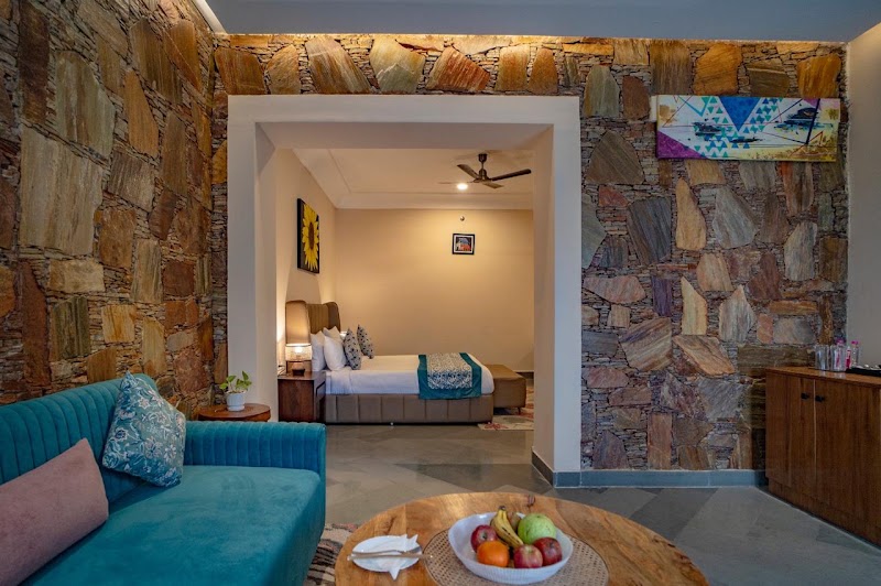 Maanya by the lake By Samav hotels - Maanya by the lake By Samav hotels HMW7+5R3, Rani Rd, near Sanjay Gandhi Park, Fateh Sagar Lake, Udaipur, Rajasthan 313004, India