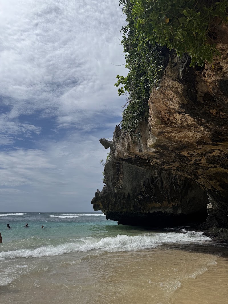 Suluban cave - Suluban cave, Jl. Pantai Suluban No.18, Pecatu, Kec. Kuta Sel., Kabupaten Badung, Bali 80361, Indonesia