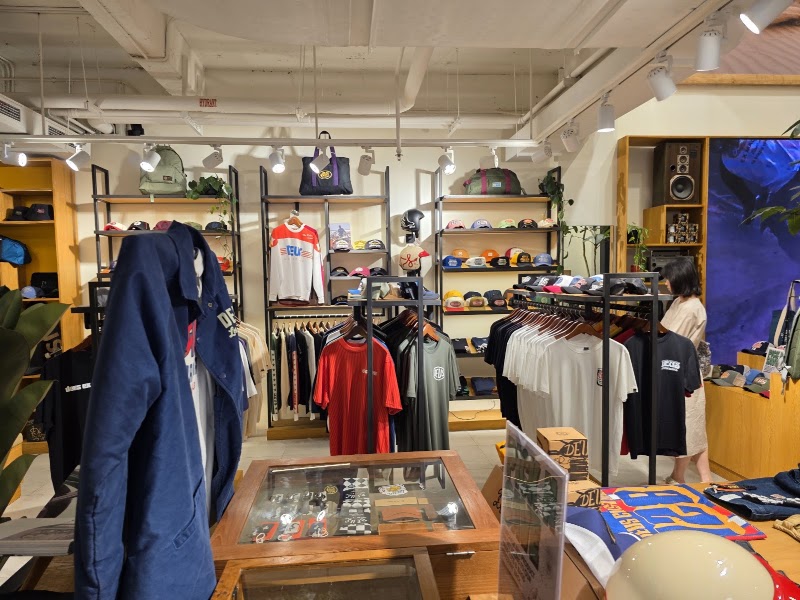 Deus Ex Machina - Discovery Shopping Mall - Deus Ex Machina - Discovery Shopping Mall, Jl. Kartika Plaza Discovery Shopping Mall GF A-20, Kuta, Kec. Kuta, Kabupaten Badung, Bali 80361, Indonesia