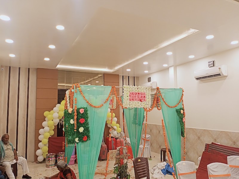 HARJAS HOTEL - HARJAS HOTEL, Aliganj Rd, Mela Maidan, Golapanjabi market, Gola, Uttar Pradesh 262802, India