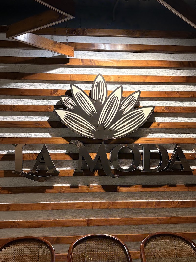 La Moda Cafe & Restaurant - La Moda Cafe & Restaurant SCO - 44, 2nd Floor, D- Block Ranjit Avenue, 97, Gumtala Sub Urban, D - Block, Acre Scheme, Amritsar, Punjab 143001, India