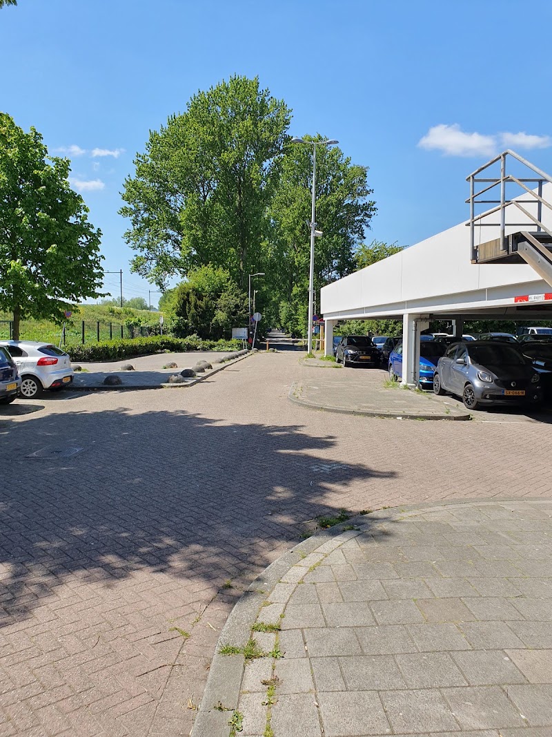 P+R Alexander - P+R Alexander, Prins Alexanderlaan 35, 3068 PN Rotterdam, Netherlands